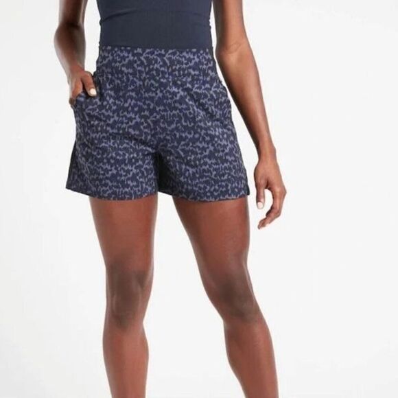 NWT! Athleta Brooklyn Printed Short Size 18 - Picture 1 of 7